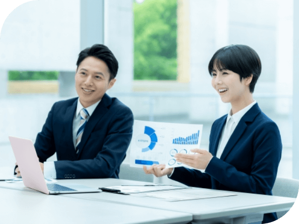 お客様先に常駐し障害対応や脆弱性対応のサービスを提供します